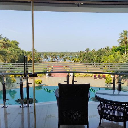 Lake Palace Trivandrum Vettutura Exterior foto