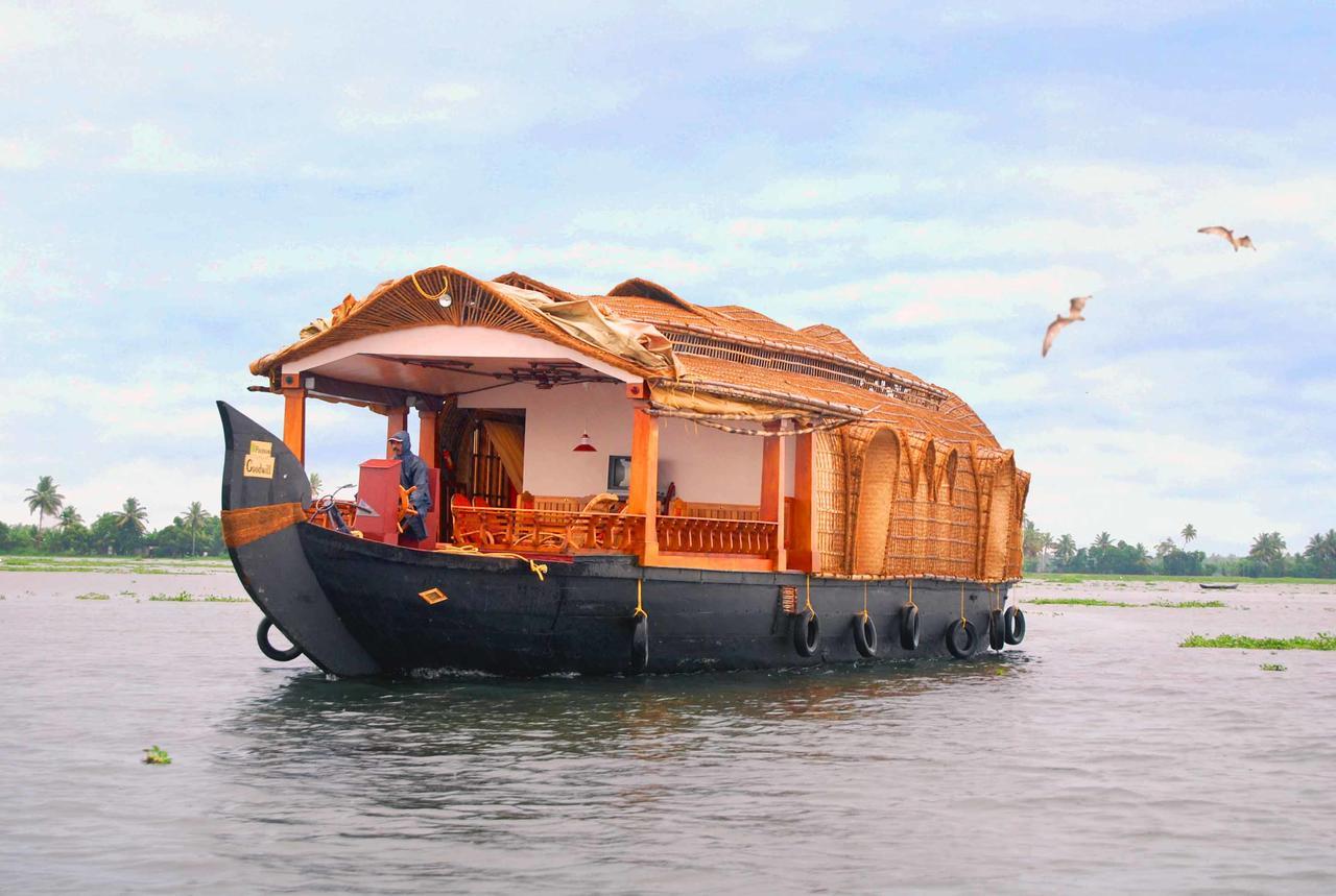 Lake Palace Trivandrum Vettutura Exterior foto