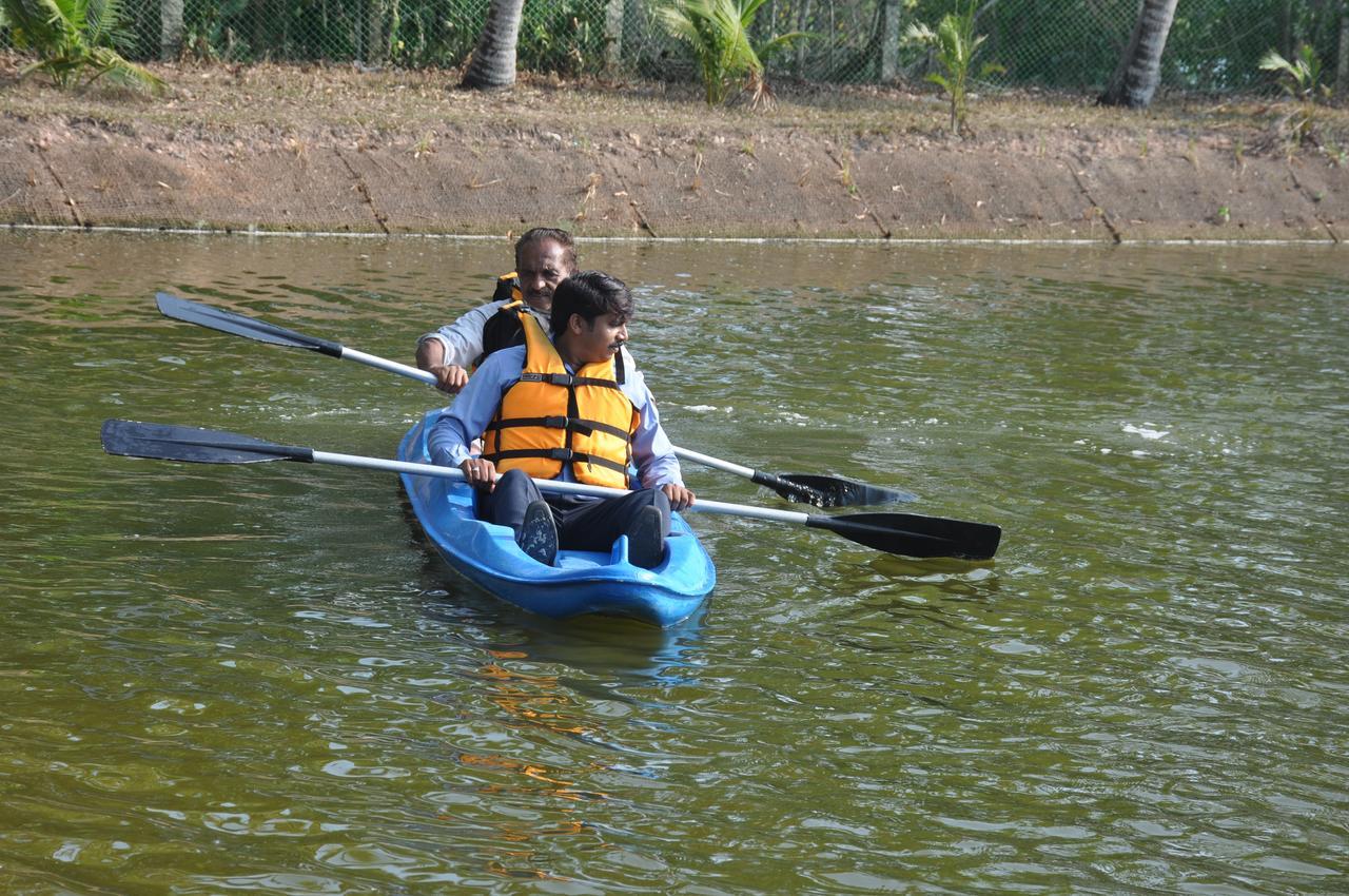 Lake Palace Trivandrum Vettutura Exterior foto