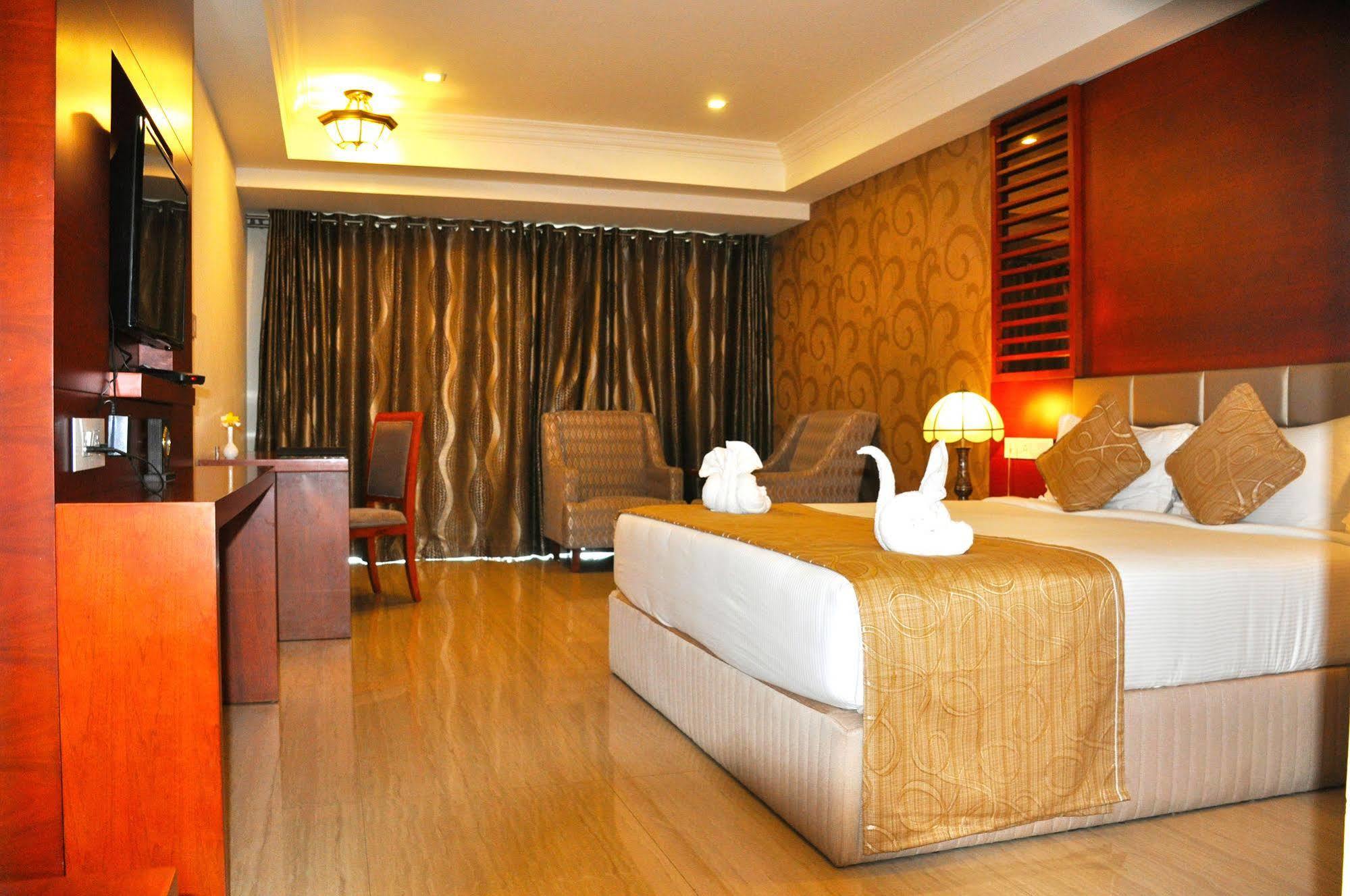 Lake Palace Trivandrum Vettutura Exterior foto