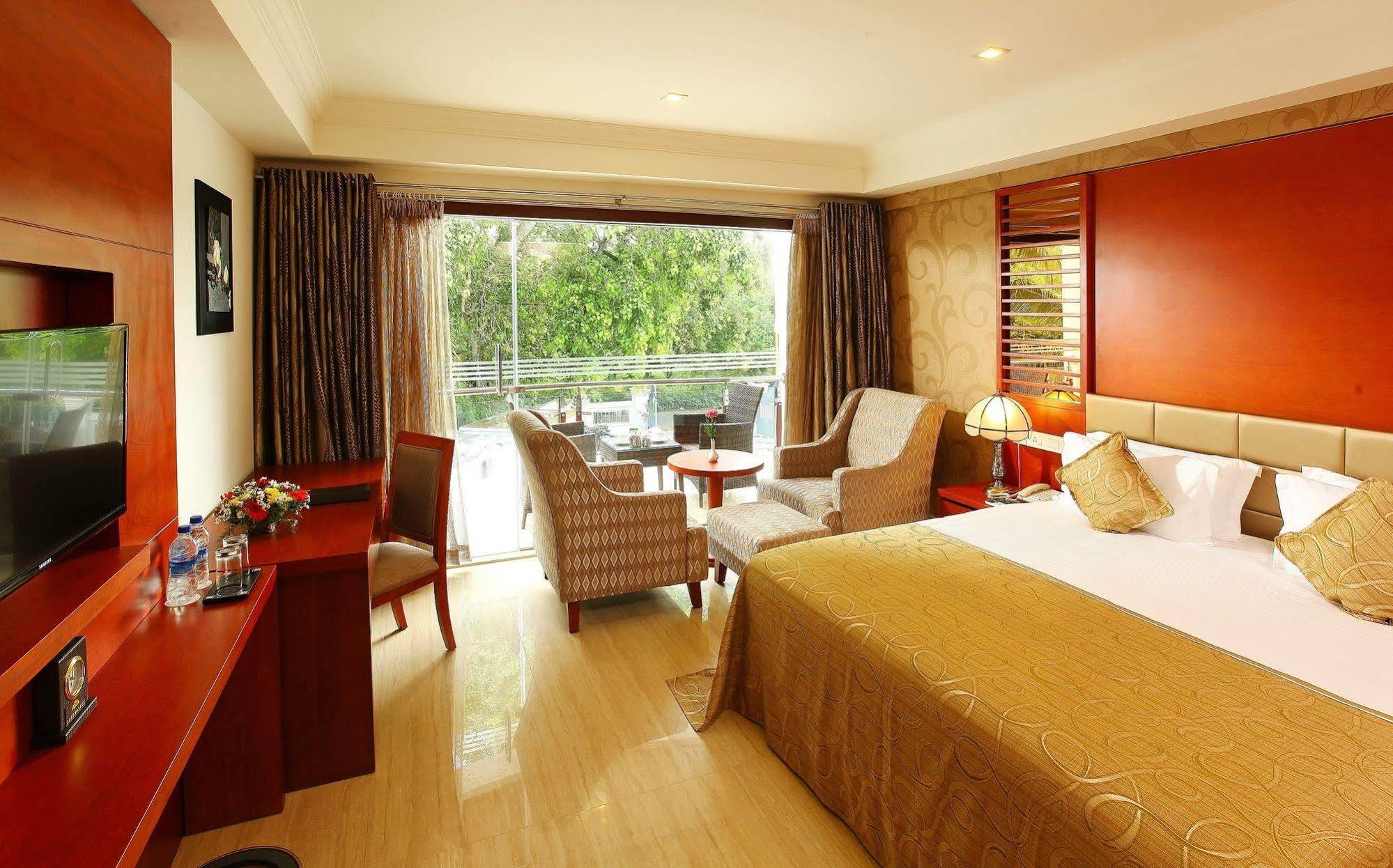 Lake Palace Trivandrum Vettutura Exterior foto