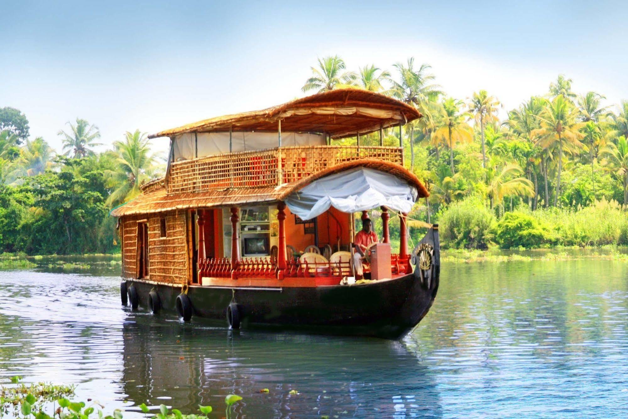 Lake Palace Trivandrum Vettutura Exterior foto